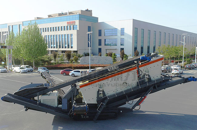 移動(dòng)式篩分設(shè)備圖片