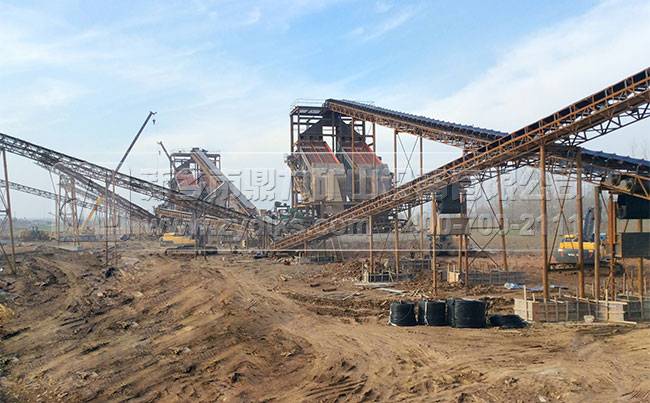 碎石生產(chǎn)線現(xiàn)場(chǎng) 碎石生產(chǎn)線現(xiàn)場(chǎng)