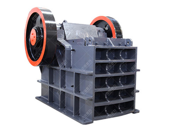 �����r����C