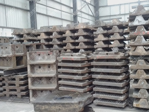 pe鄂破機(jī)顎板