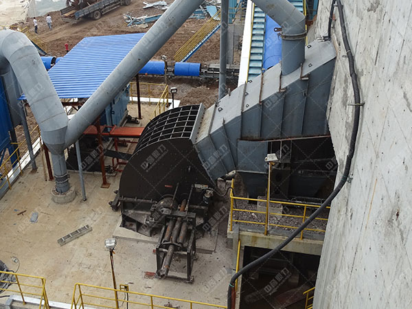 時(shí)產(chǎn)500噸錘式破碎機(jī)